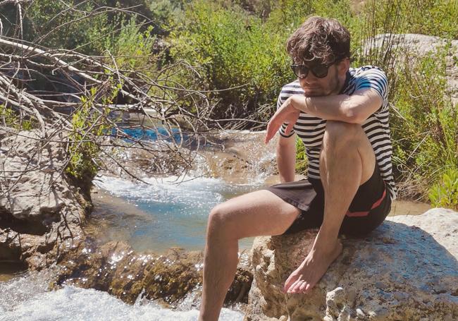 Elwin Gorman López, desarrollador de 'Naiad', en un paraje de Bullas cercano al salto del Usero.