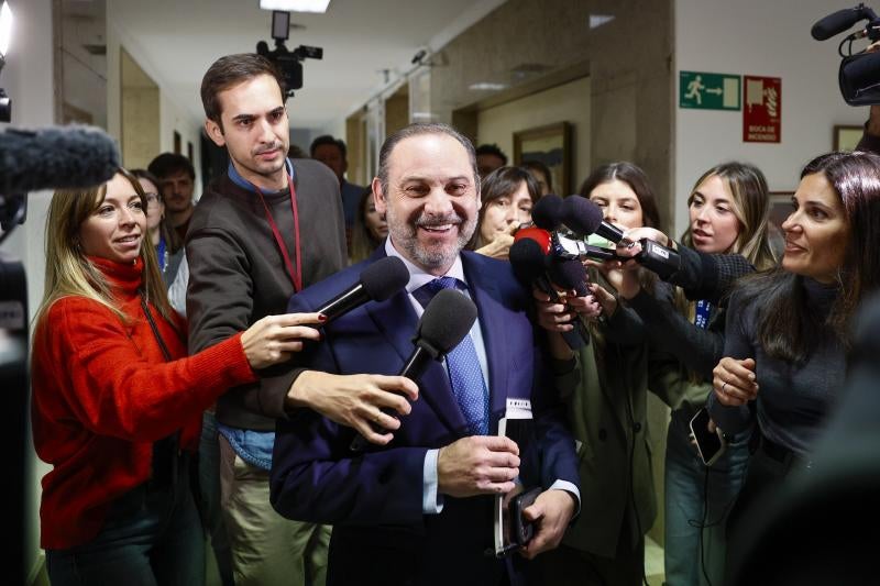 Anticorrupción pide la retirada del pasaporte a Ábalos y comparecencias ante el juzgado