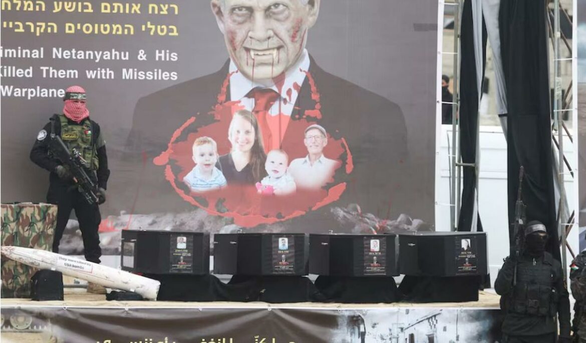 Hamás entrega los cuerpos de cuatro rehenes, entre ellos dos niños y su madre