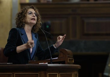 Las comunidades del PP consuman el plante al «teatrillo» de la quita de deuda