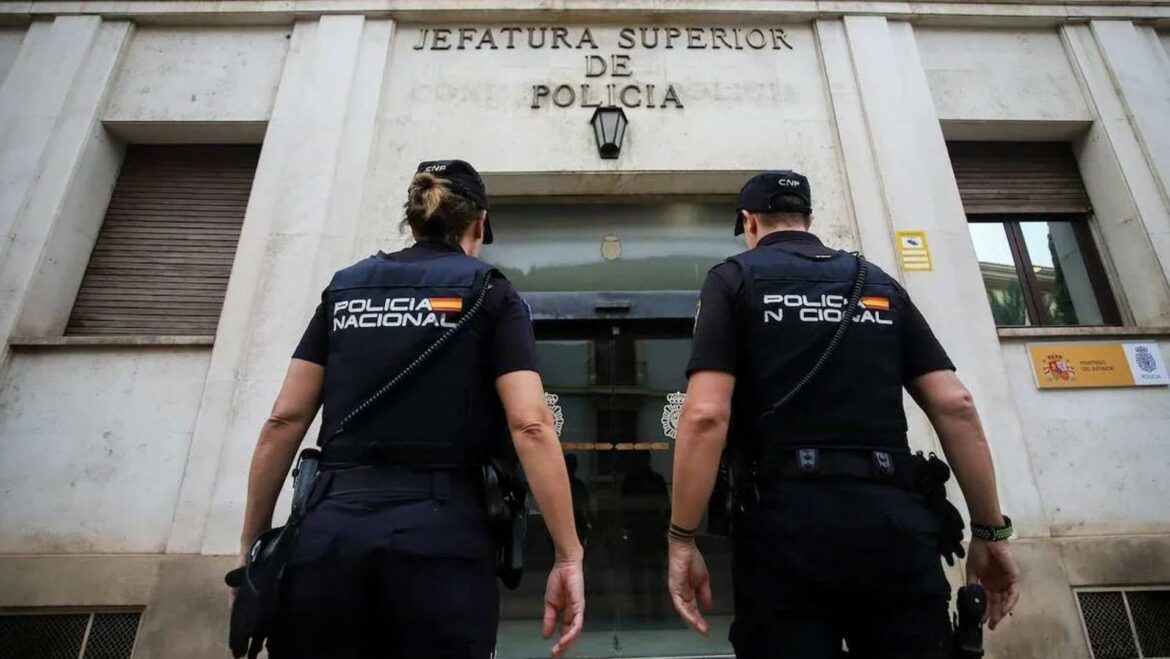 Detenido en Murcia un presunto estafador con 11 arrestos previos y 8 reclamaciones judiciales en vigor