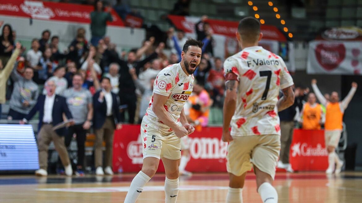 ElPozo Murcia tira de rabia y goles ante el Valdepeñas para ganar tres meses después