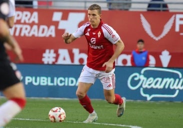 El Real Murcia no sabe ser líder