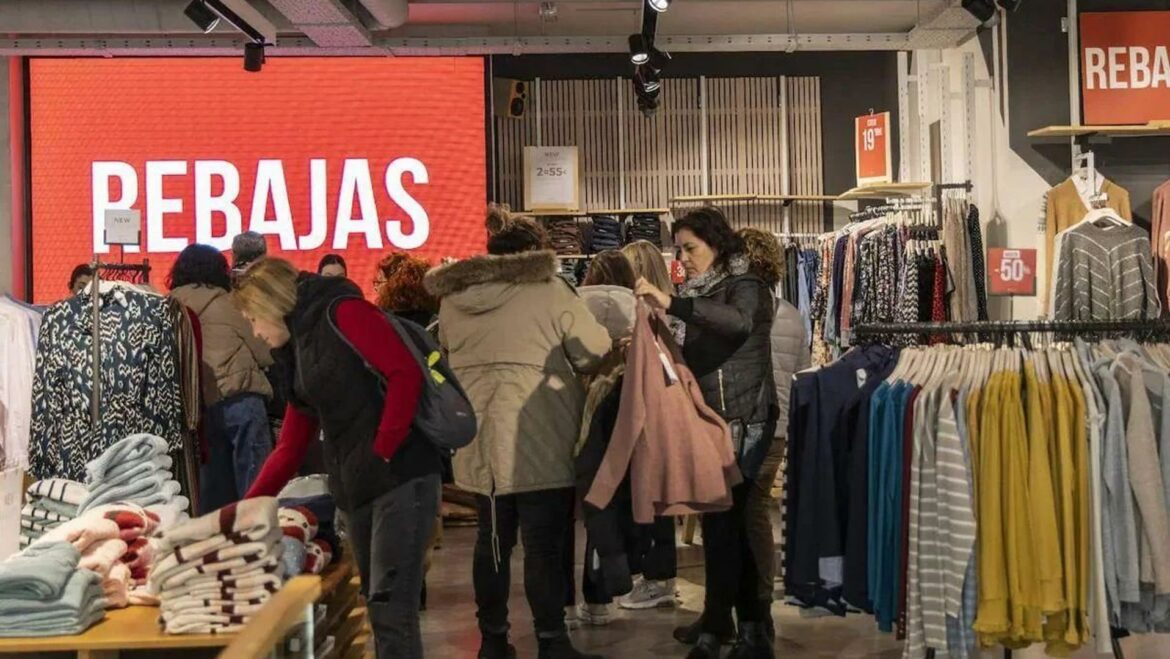 Adiós a las rebajas de invierno: la fecha en la que terminarán los descuentos en las principales tiendas