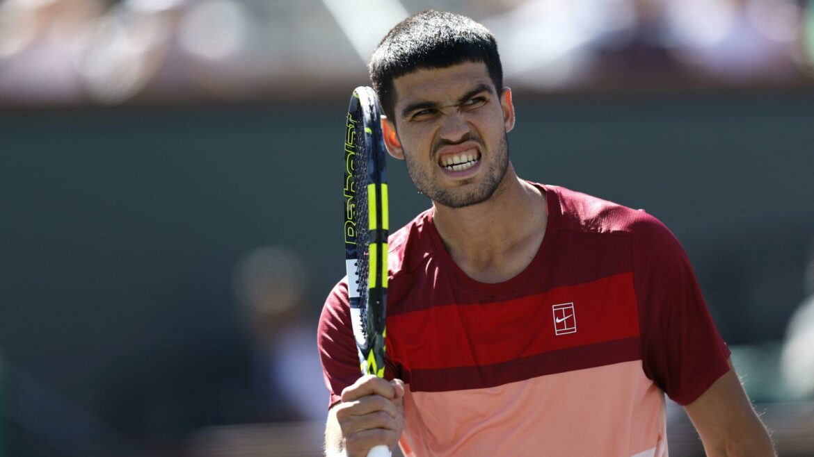 Carlos Alcaraz impone la lógica en su estreno en Indian Wells