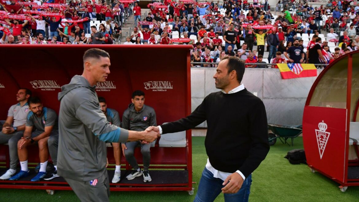 El Real Murcia se enfrenta al extenso libreto del Atlético B de Torres
