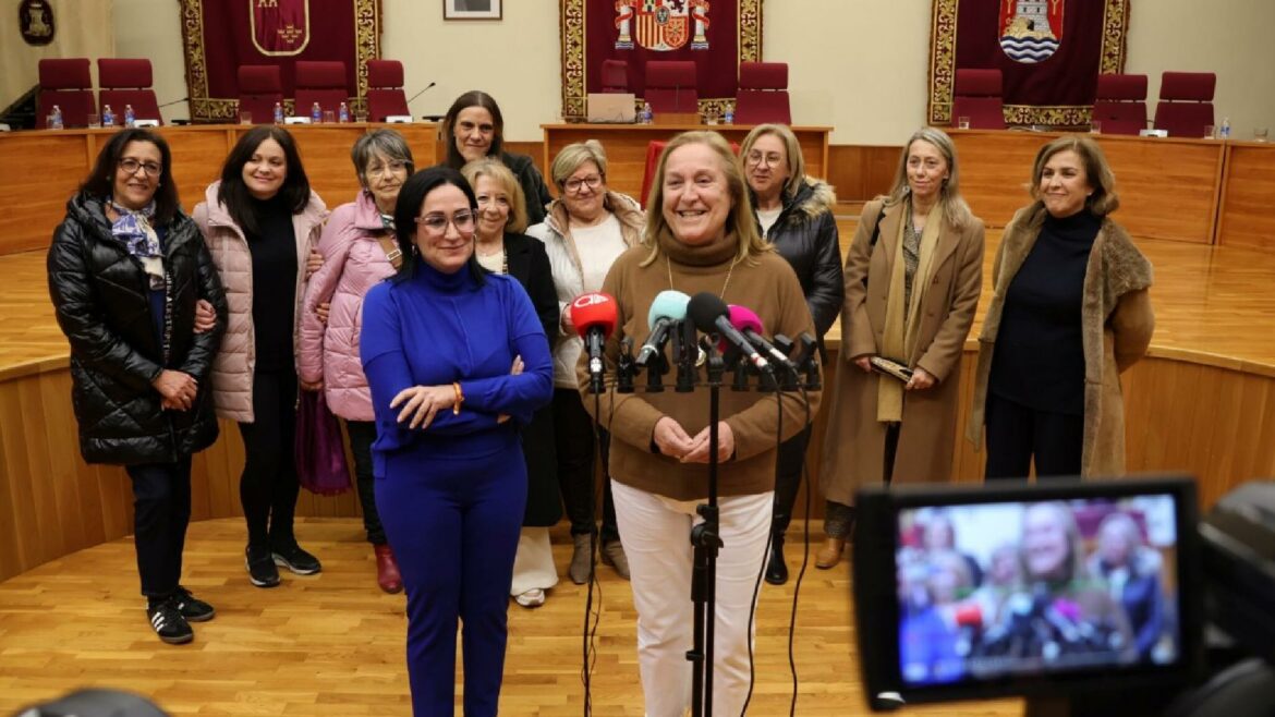 Choque en el Pleno de Yecla entre el gobierno y la oposición por la falta de aparcamiento