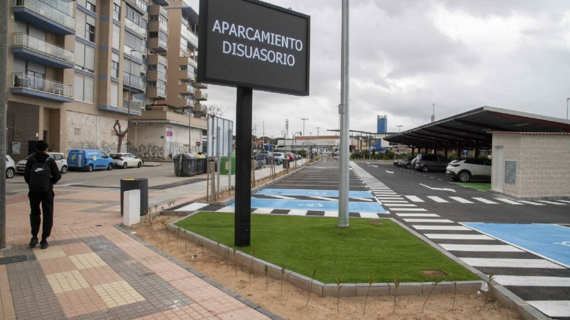 El parking de Severo Ochoa de Cartagena abre al público con opiniones encontradas sobre su utilidad