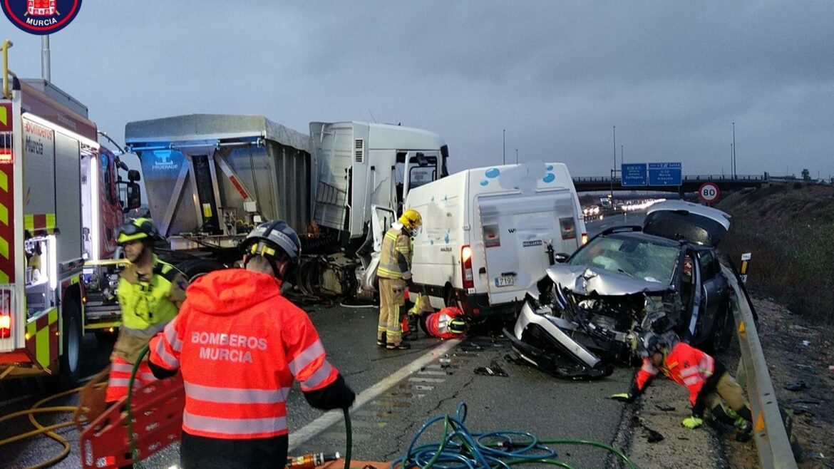 Un accidente en la autovía A-7 en Murcia provoca retenciones a la entrada de la ciudad