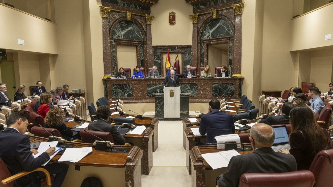 La Región de Murcia se propone recibir este año dos millones de turistas y los seis millones de pernoctaciones