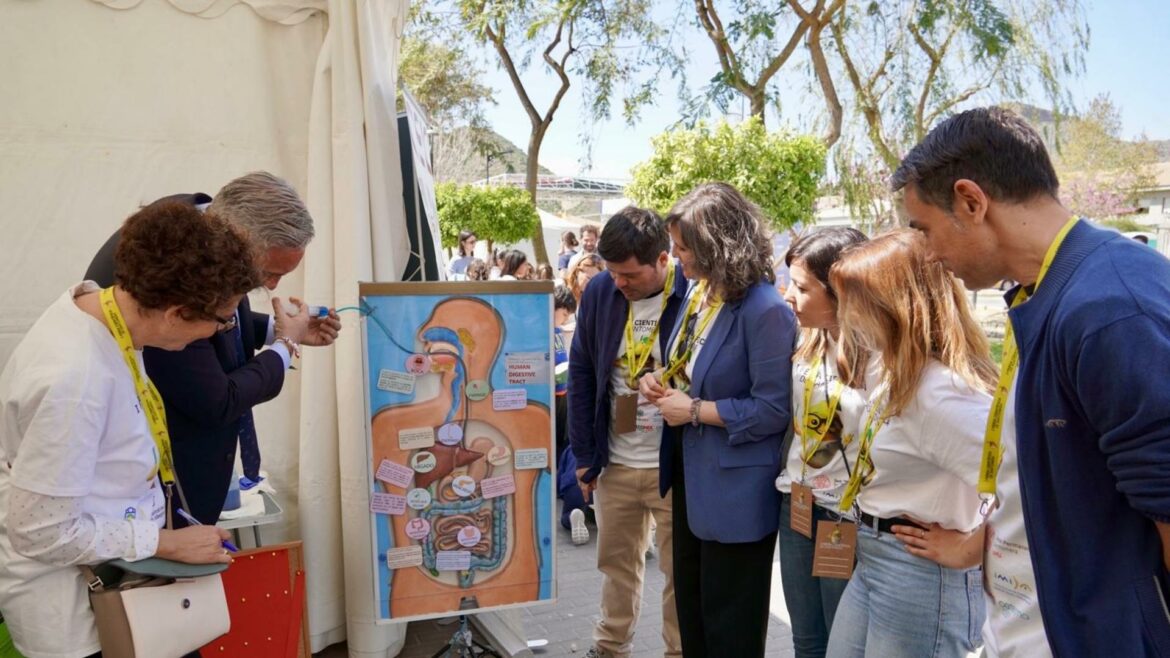 Santomera acoge la I Feria Científica del municipio con más de 30 ‘stands’ de divulgación