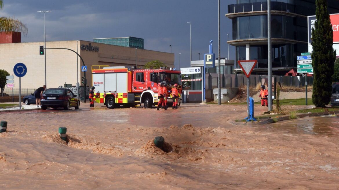 Alerta por un río atmosférico que impactará contra la Región de Murcia con tormentas