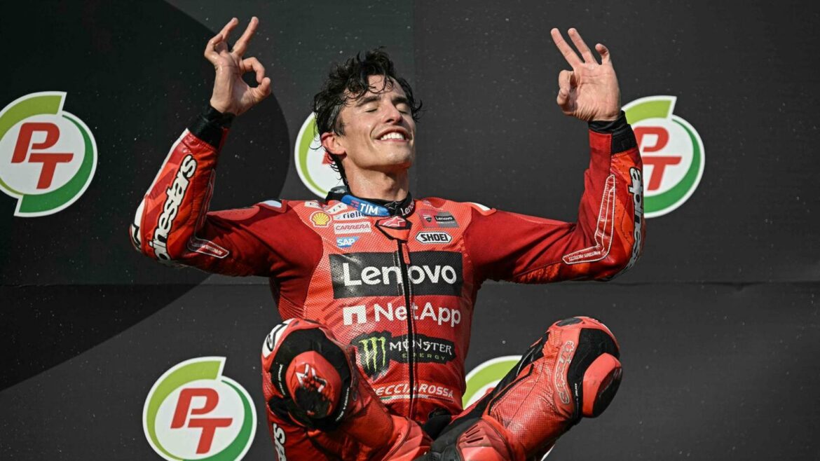 Marc Márquez cierra el fin de semana perfecto con una victoria