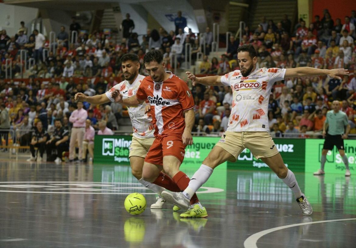 El Jimbee se queda un derbi espectacular