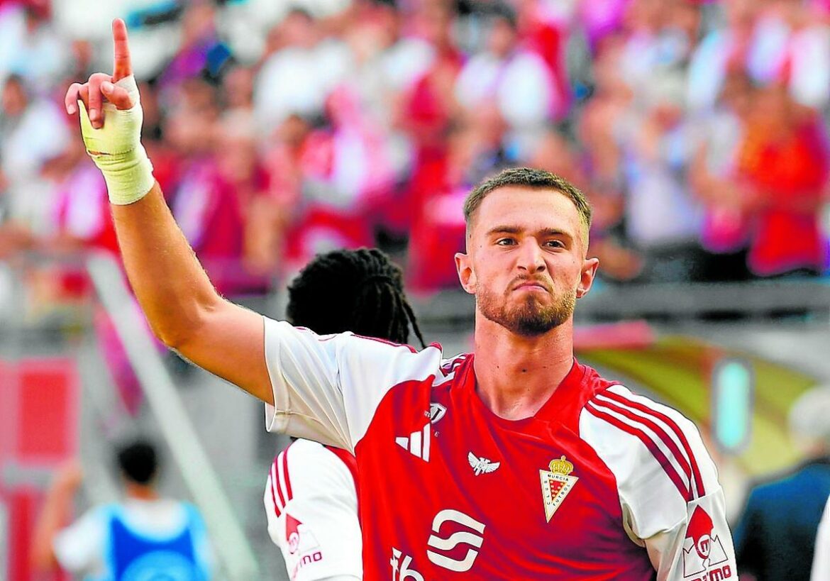 Flakus, la peor ausencia posible para el Real Murcia en un hipotético ‘playoff’