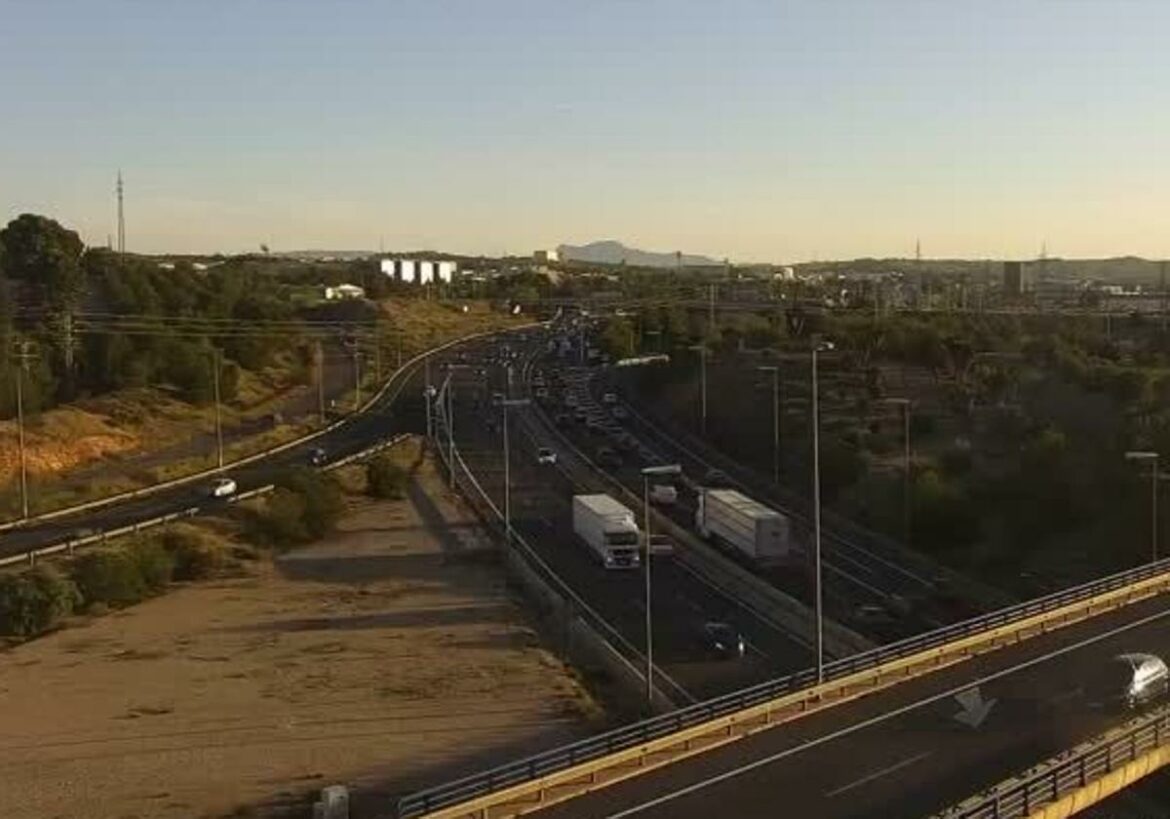 Más de siete kilómetros de retenciones en la autovía A-30 a la altura de Murcia