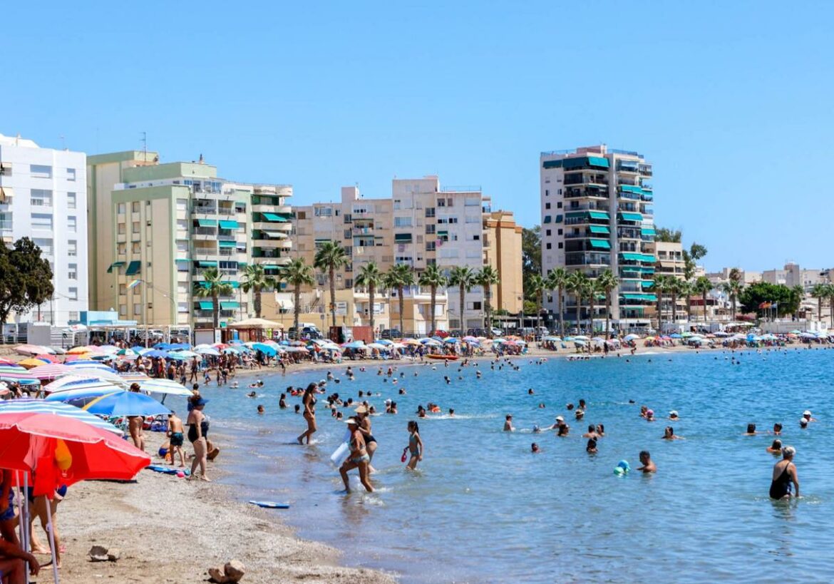 Estas son las tres nuevas playas de Águilas en las que no se podrá fumar
