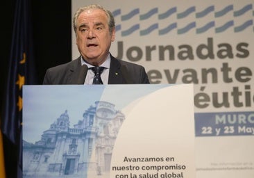Jesús Aguilar: «Al paciente no podemos estar cambiándole el medicamento en función del precio»