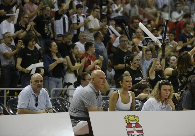 Fuego, frenazo y de vuelta a Sevilla