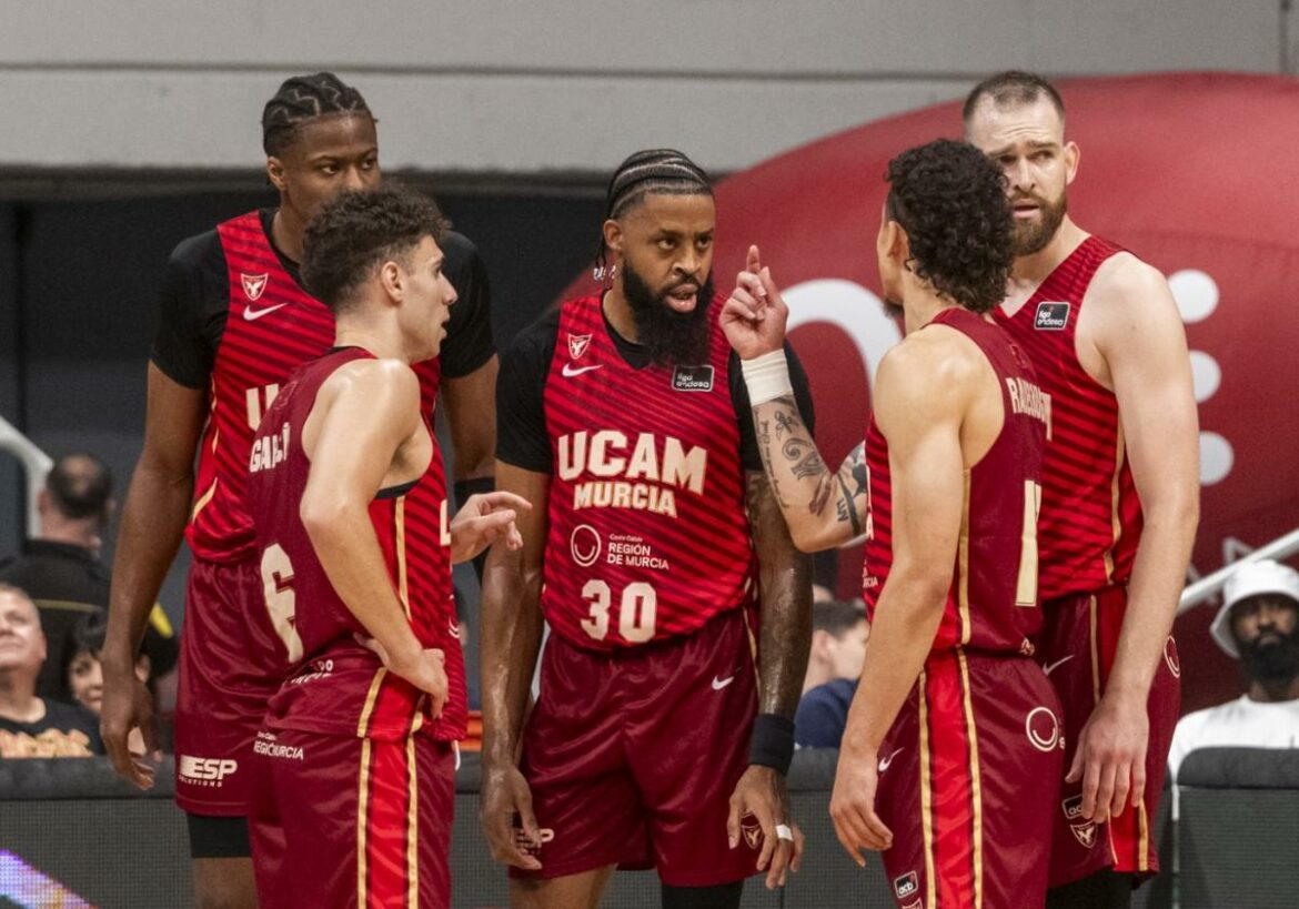 No fallar y que fallen, la única posibilidad del UCAM Murcia