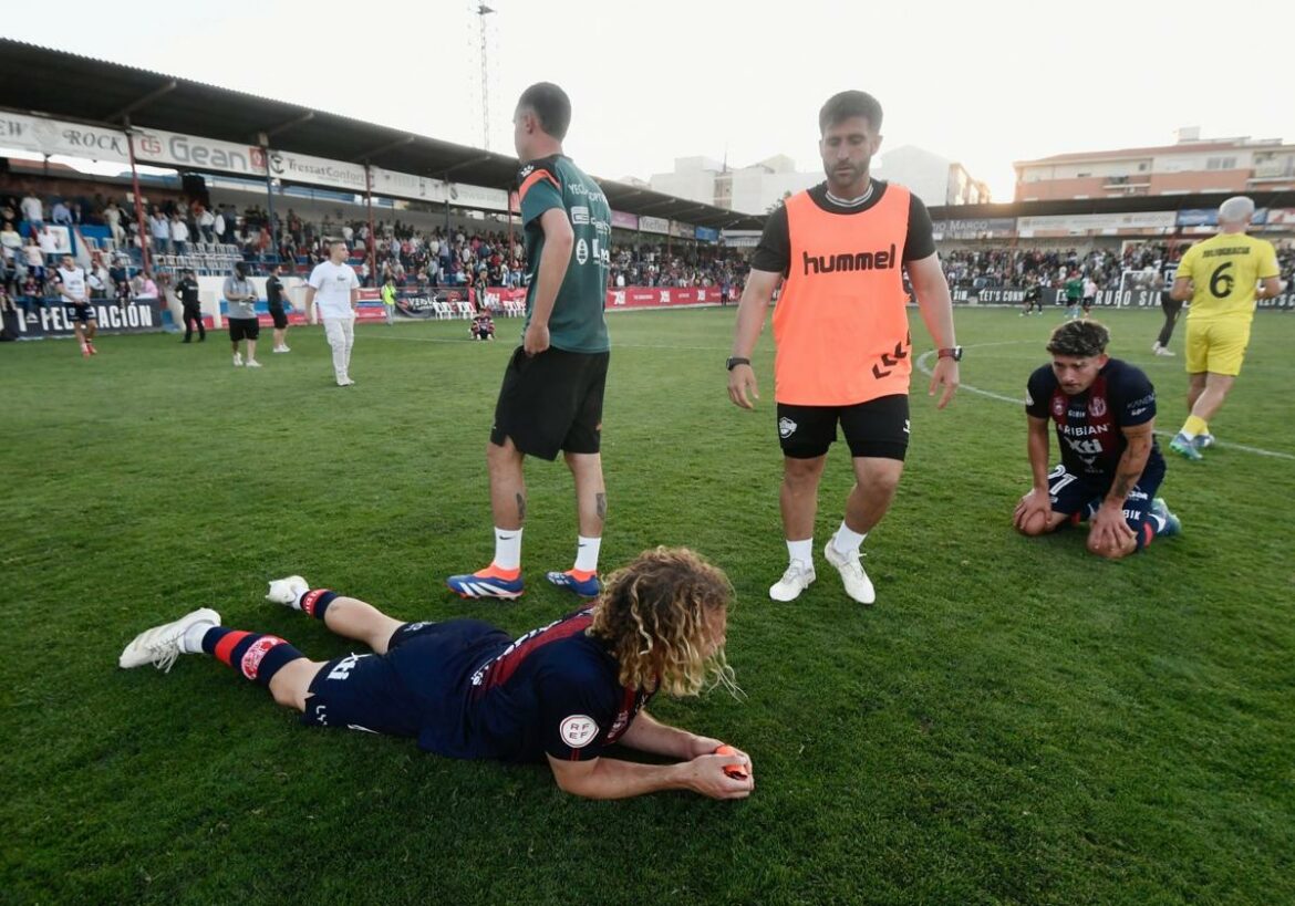 Diez minutos dramáticos descienden al Yeclano