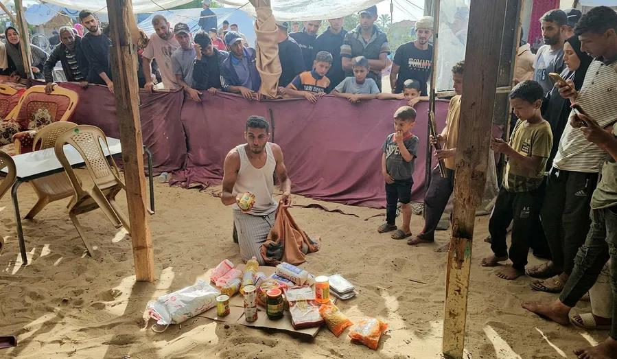 Paralizado el sistema de ayuda en Gaza tras la invasión del centro de reparto por una multitud