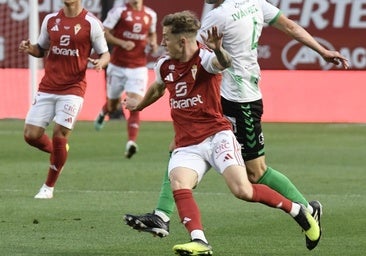 El Real Murcia dimite de la lucha por el liderato