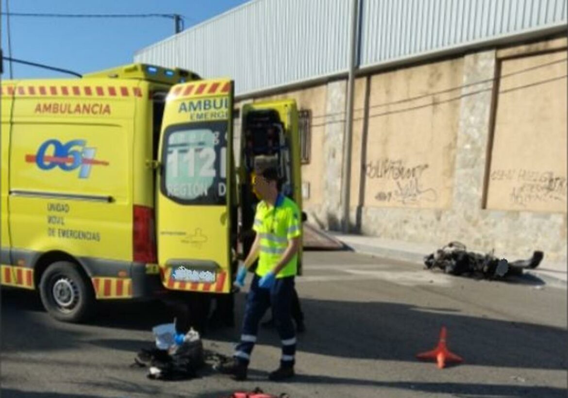 Muere un motorista de 33 años al chocar con un tráiler en Molina de Segura