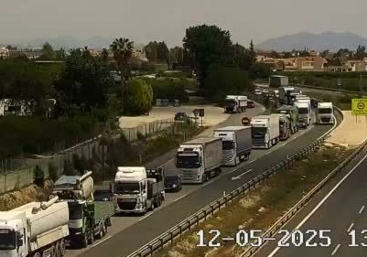 Dos accidentes provocan retenciones en la A-7 a la altura de Totana y Librilla