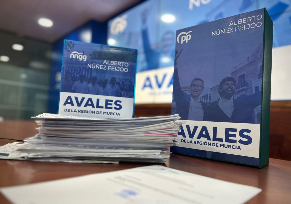 El PP de la Región de Murcia presenta más de 7.000 avales de apoyo a la precandidatura de Feijóo