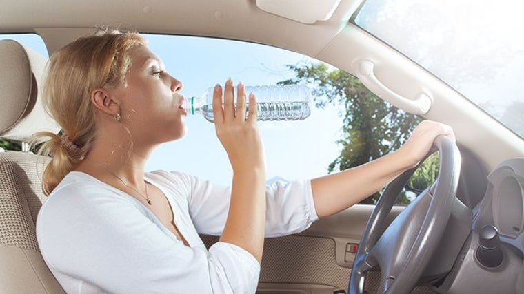 Conducir con calor extremo es tan peligroso como hacerlo bajo los efectos del alcohol
