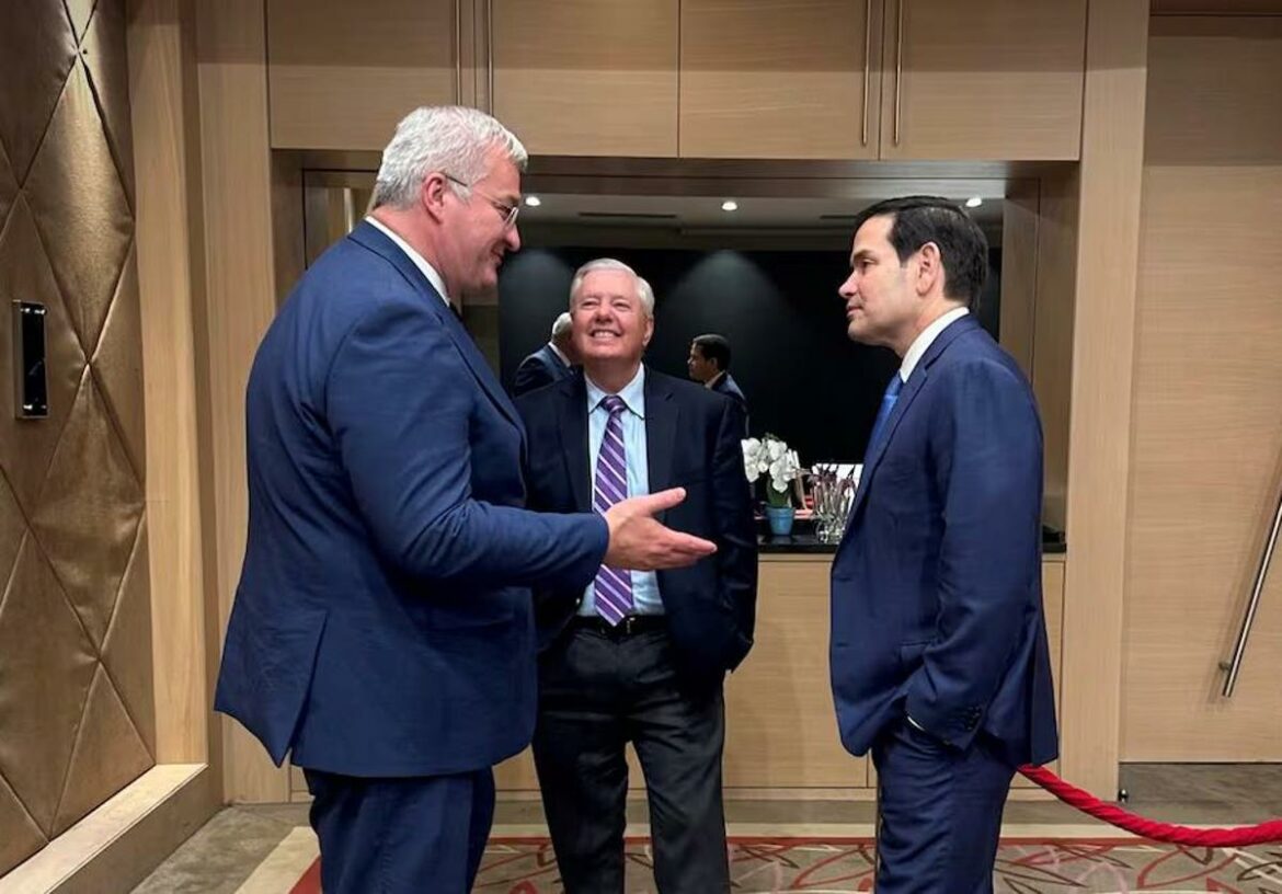 Zelenski se salta la cumbre con Rusia en Estambul pero envía al ministro de Defensa