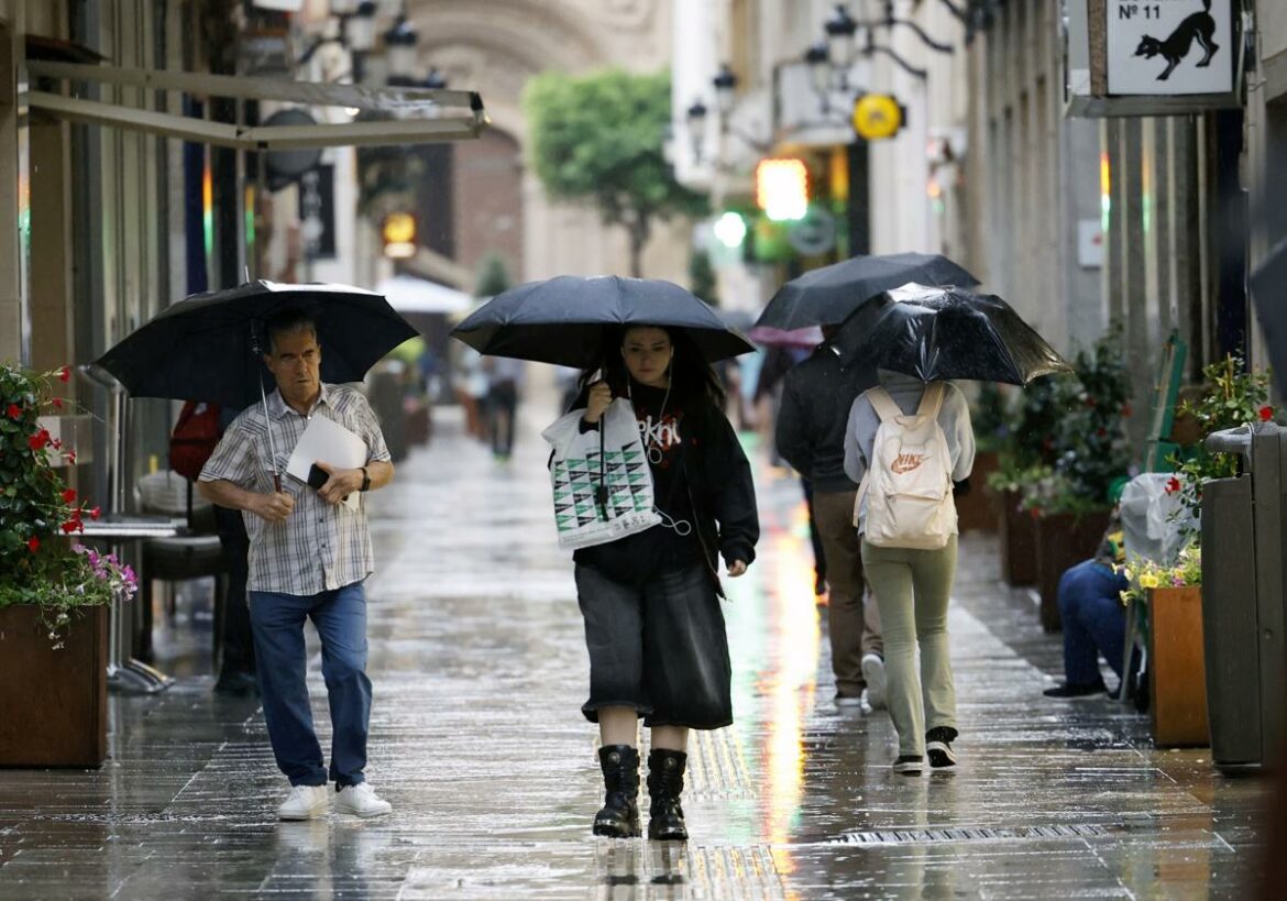 Las lluvias descargan más de 30 litros en Cartagena y más de 20 en Murcia