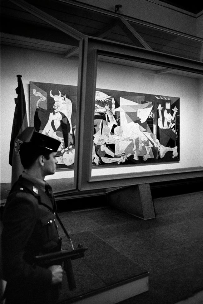 'El último exiliado: Guernica. Llegada a Madrid y traslado al Casón del Buen Retiro' (1981).