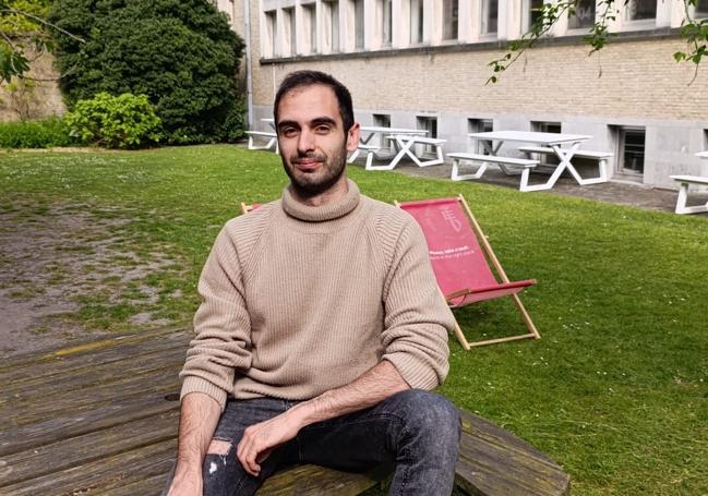 Pablo Martínez, en el jardín del Colegio de Europa.
