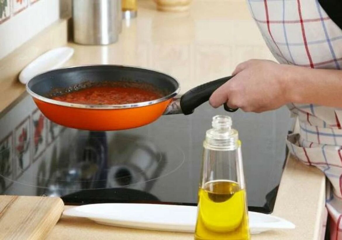 El remedio exprés para eliminar las manchas de aceite: solo necesitas un producto de tu cocina