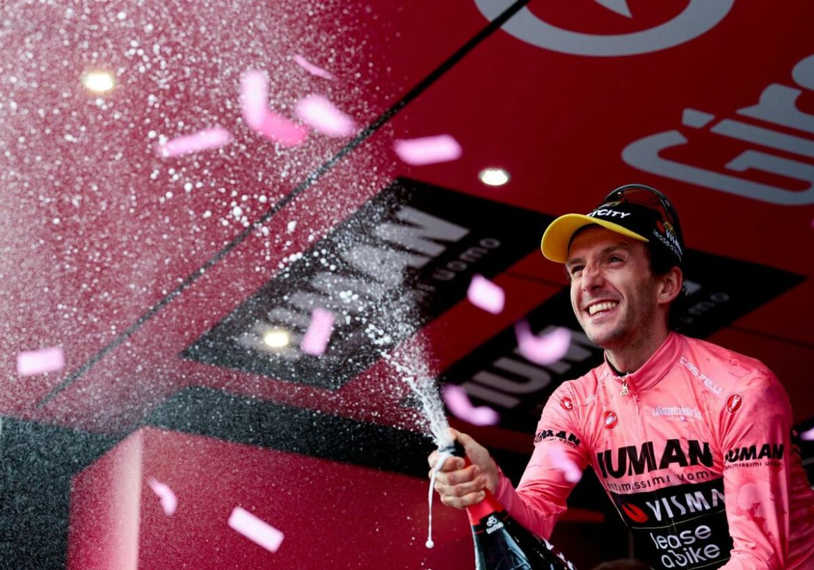 Simon Yates gana el Giro donde lo perdió en 2018