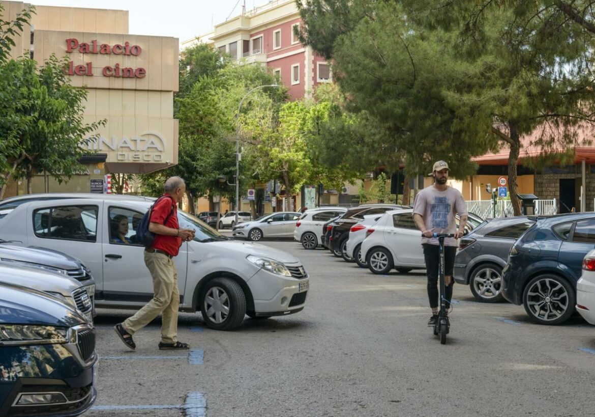 Empresas y autónomos podrán aparcar «a precio muy reducido» en Murcia previo registro en la nueva aplicación
