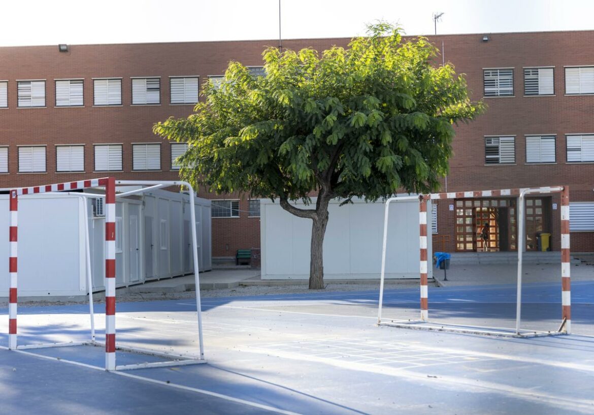 Educación concentra el gasto en obras en los centros masificados del Mar Menor