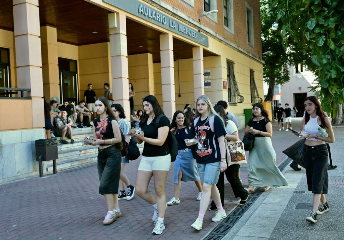 UPCT y UCAM despuntan en inserción laboral, y la UMU sobresale en docencia