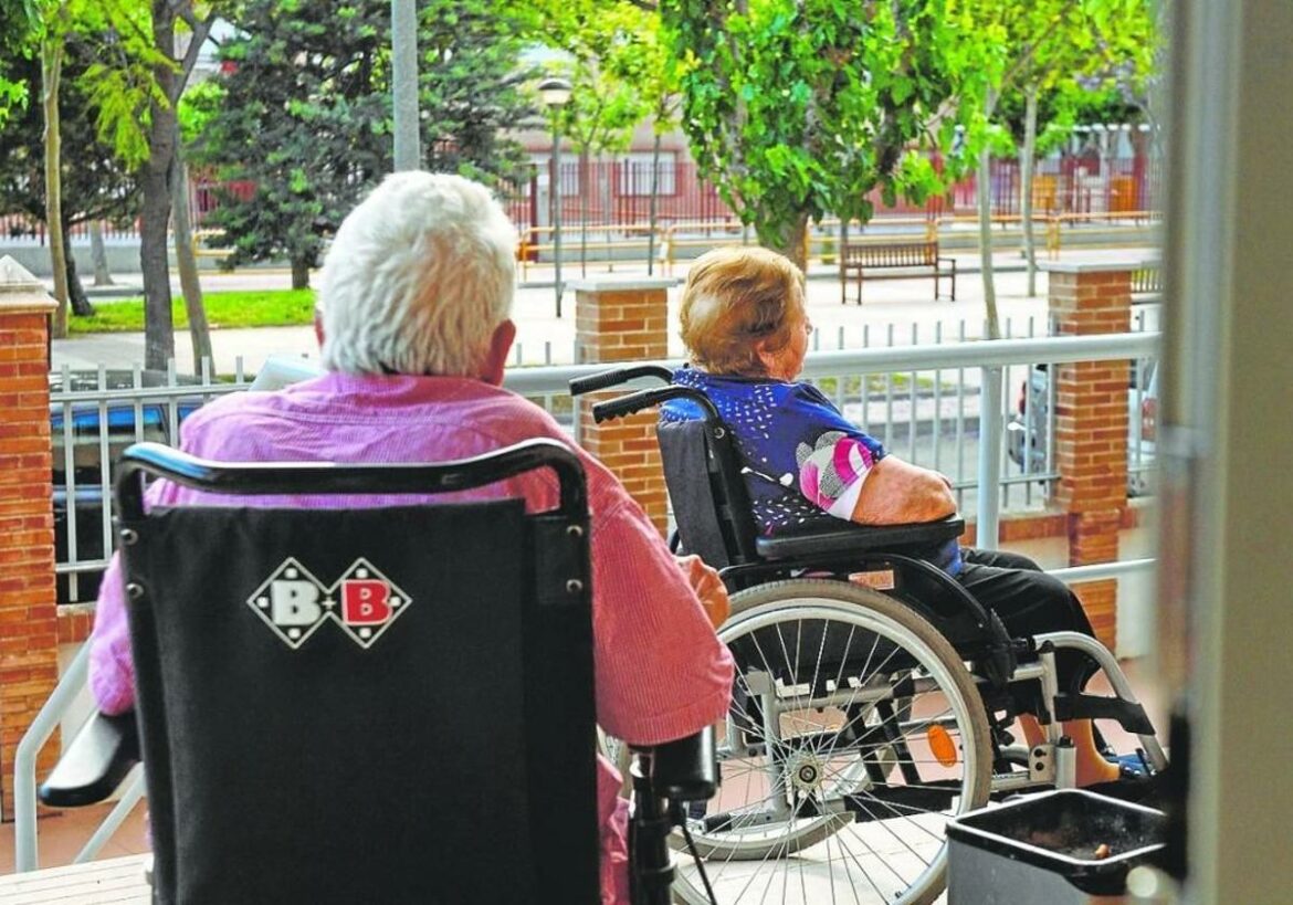 Activan el protocolo frente al calor en las residencias y centros de día de la Región