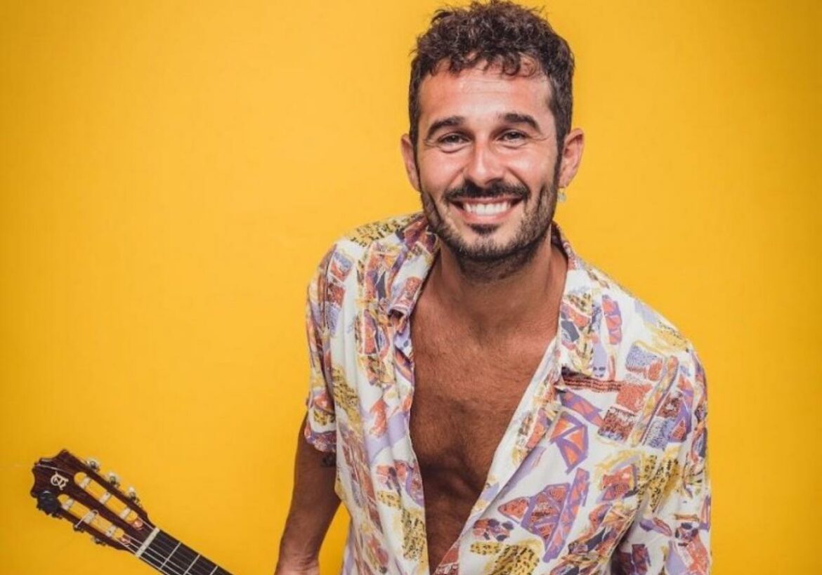 Antoñito Molina: «El público viene a mis conciertos a sacar fuerza para vivir»
