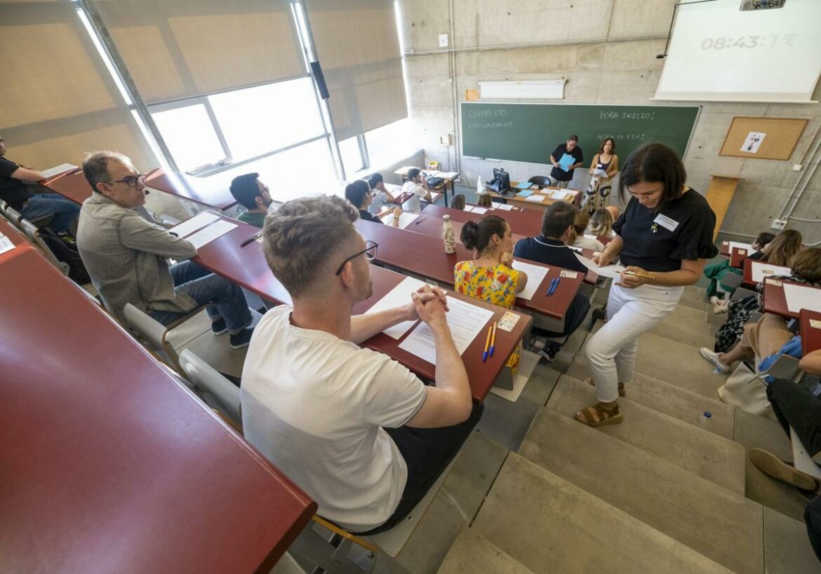 La masiva oposición de Secundaria moviliza a más de 14.500 aspirantes y 1.170 técnicos y evaluadores en la Región de Murcia