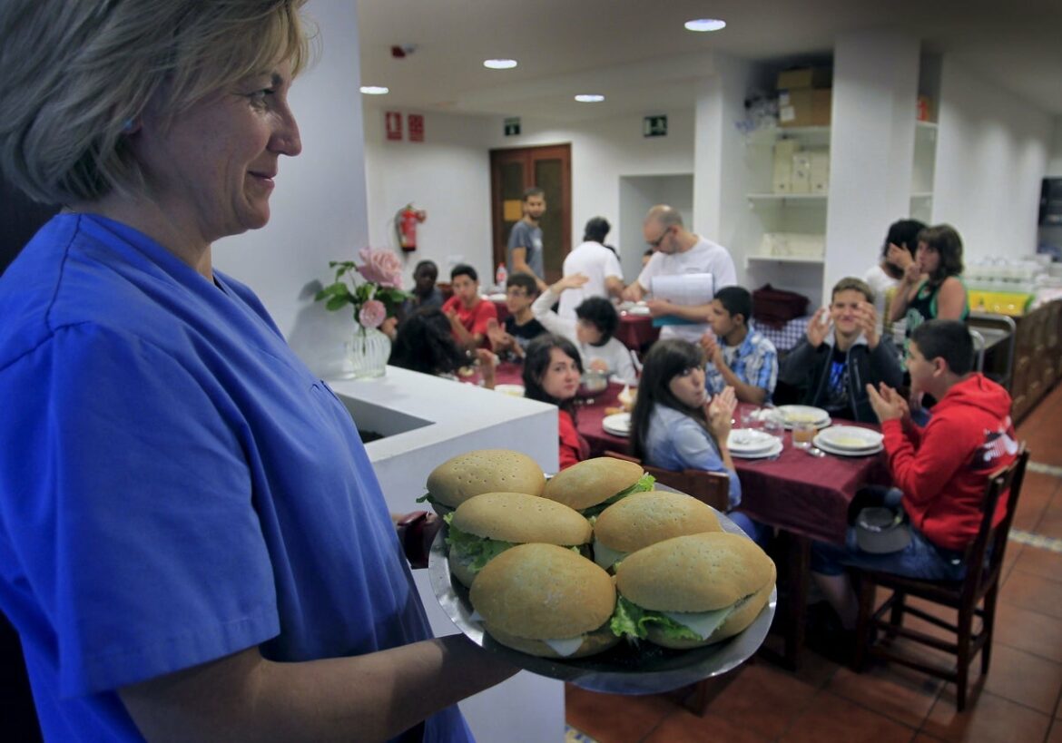 Ocho de cada diez niños pobres no tienen asegurada una comida al día en verano