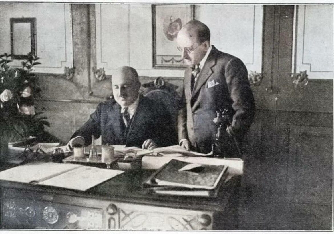 El Museo Ramón Gaya recibe oficialmente el archivo fotográfico de Juan Guerrero