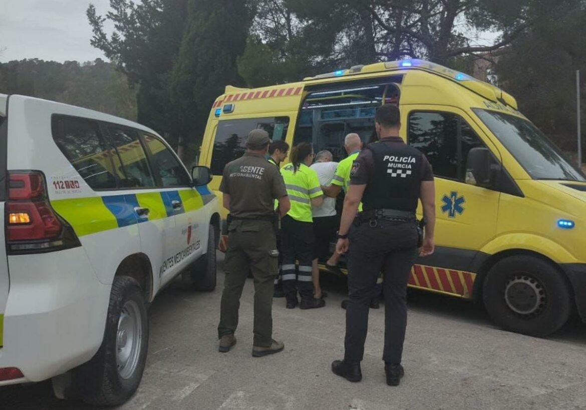Rescatan a un ciclista tras sufrir una caída en la pedanía murciana de La Alberca