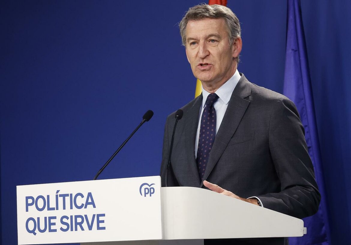 Feijóo pide «extremar las garantías» ante las «lagunas» del sistema electoral