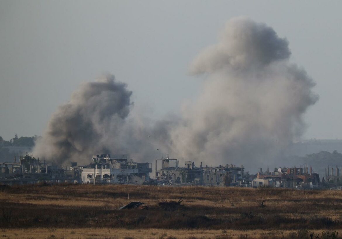 Decenas de muertos en un ataque israelí contra un puesto de recogida de ayuda humanitaria en Rafah