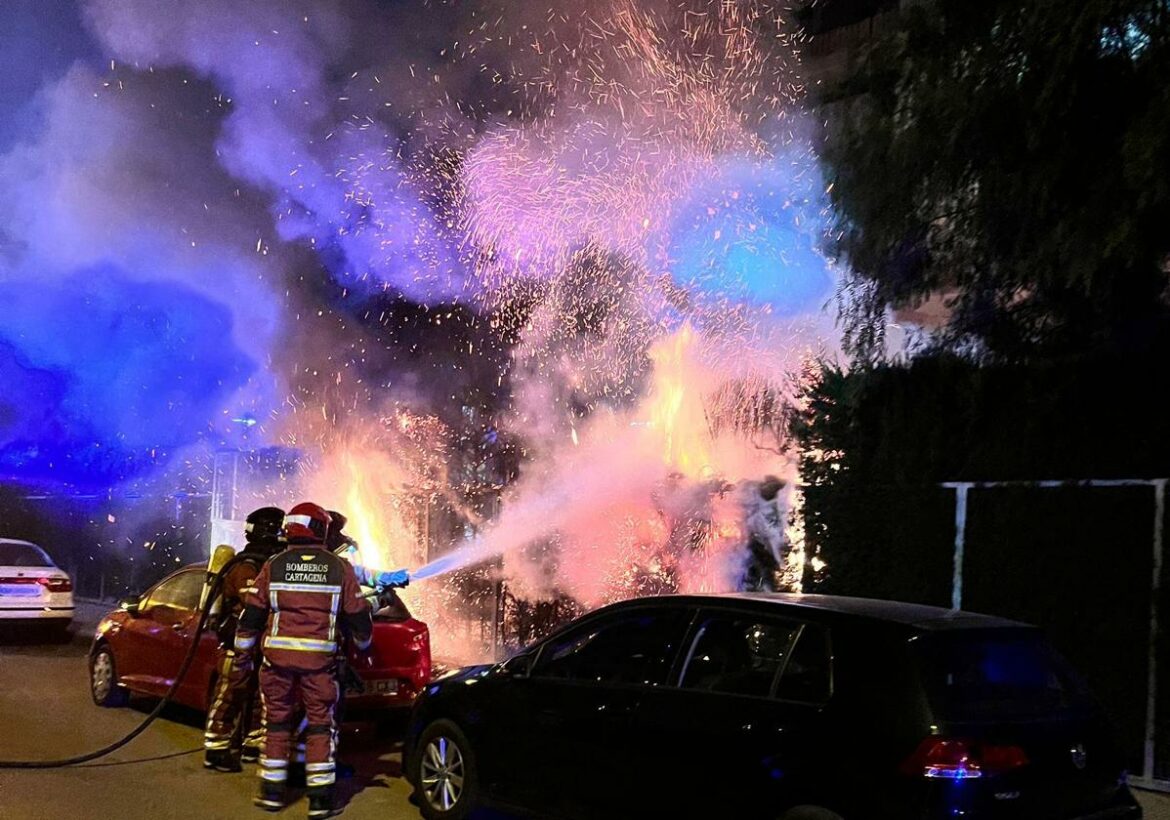El 112 gestiona 83 incidentes relacionados con las hogueras de San Juan en la Región