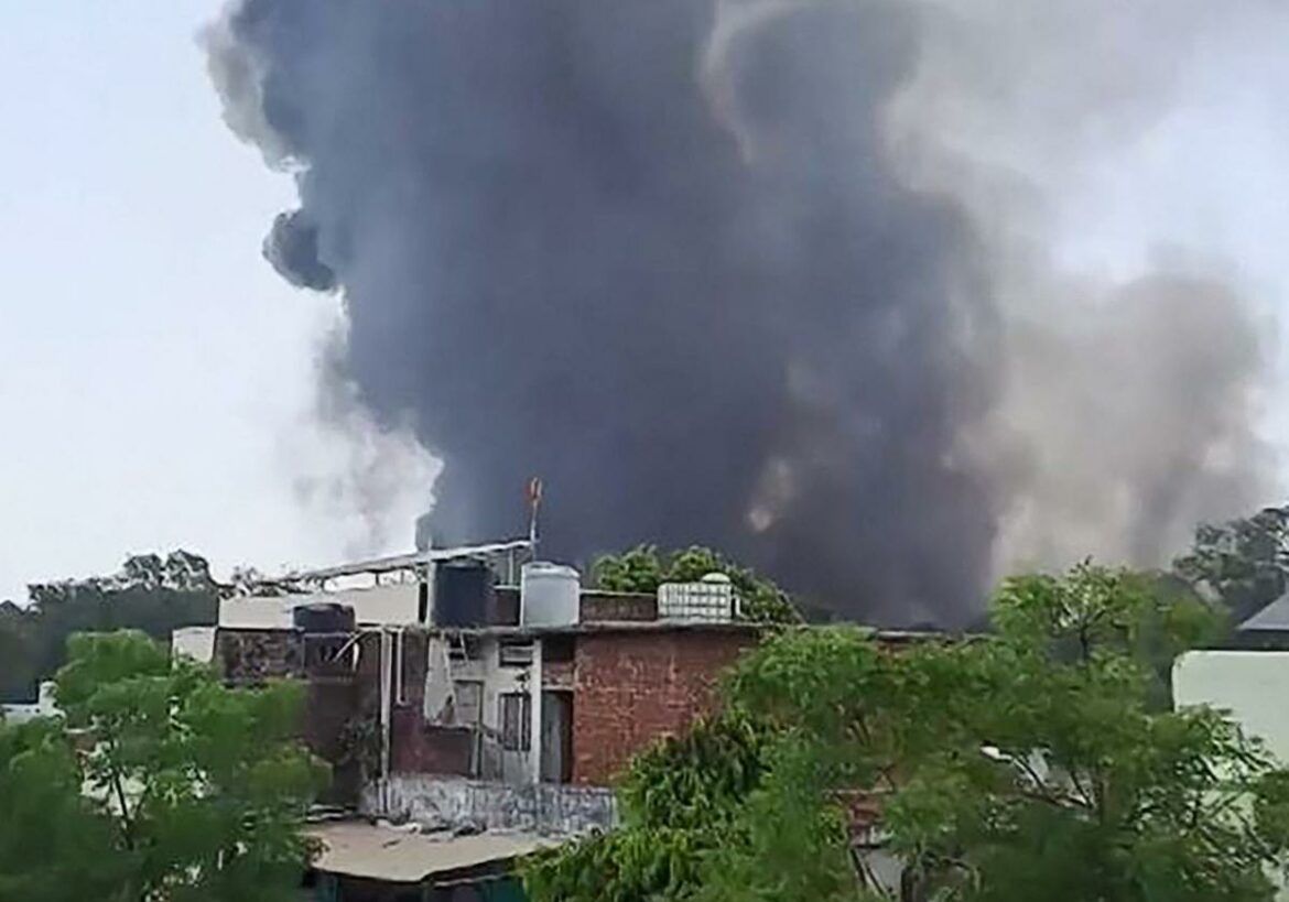 Un avión se estrella en India con 242 personas a bordo